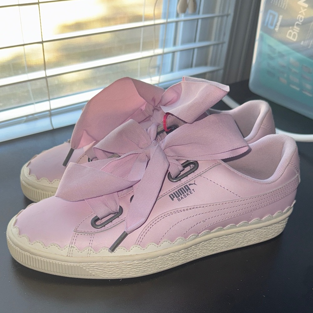 Puma Women's Light Pink Bow Sneakers